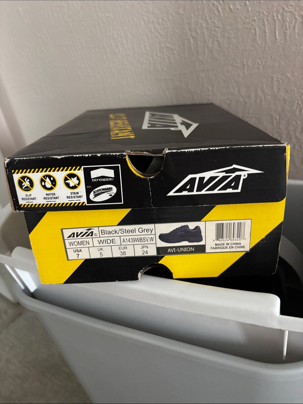 Avia Black  WOMENS Sneakers size 7 WIDE